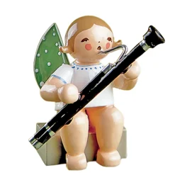 Engel mit Fagott, sitzend